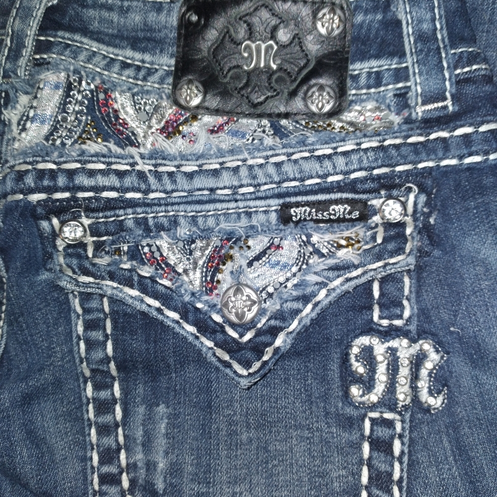 Miss Me Buckle size 31 Like New Capri
